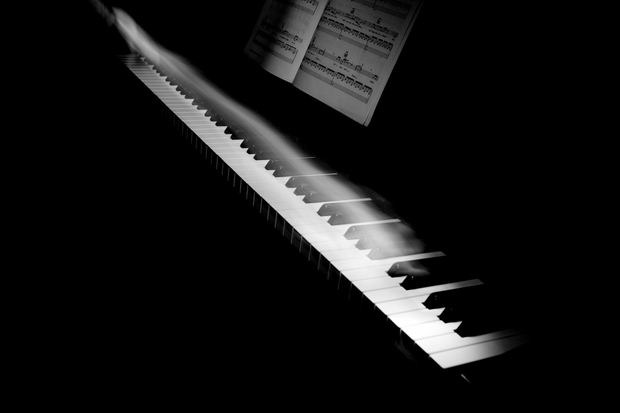 black-and-white-music-musician-piano-87503